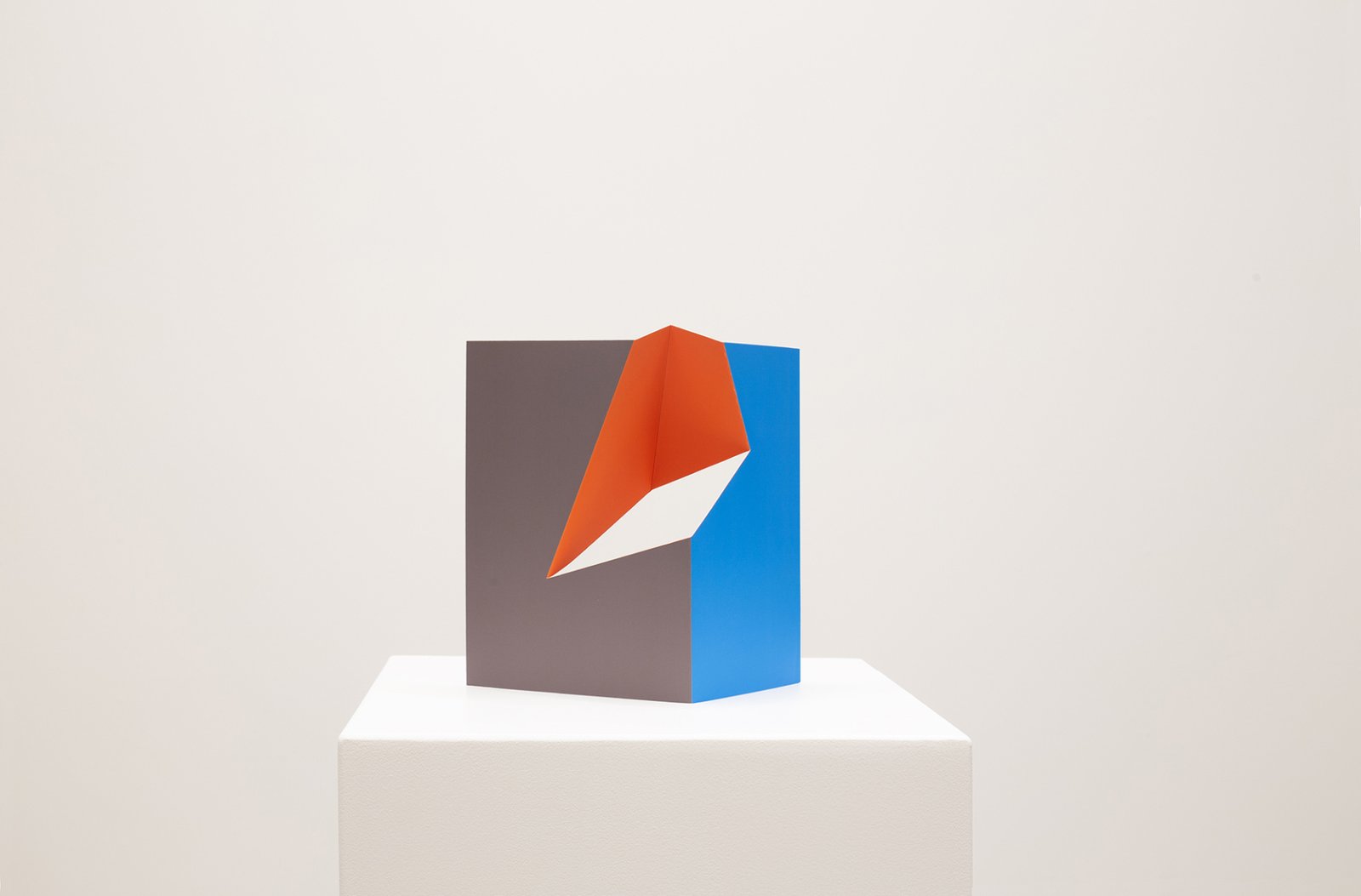 2023_Transformer_No4_Papier_185x90x190mm_MG_8835_sRGB_web